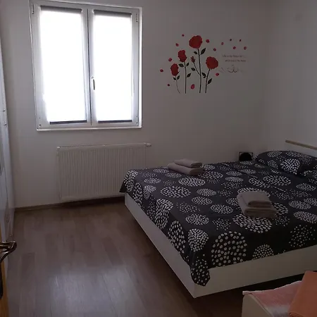Niko Apartment