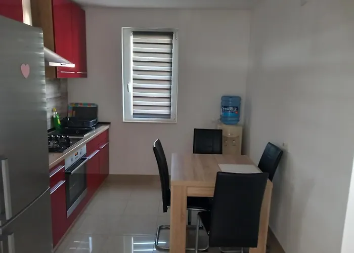 Niko Apartament *